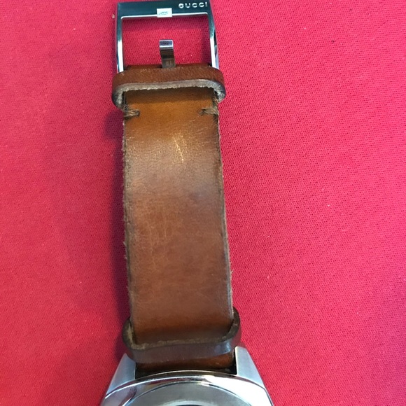 Authentic Gucci GG2570 Brown Leather Watch